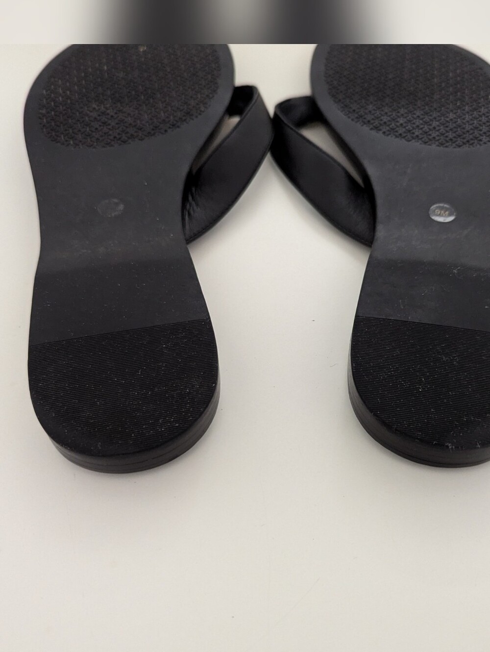 EUC! Tory Burch Benton Thong Sandal In Black Leather Size 9 - Picture 12 of 15